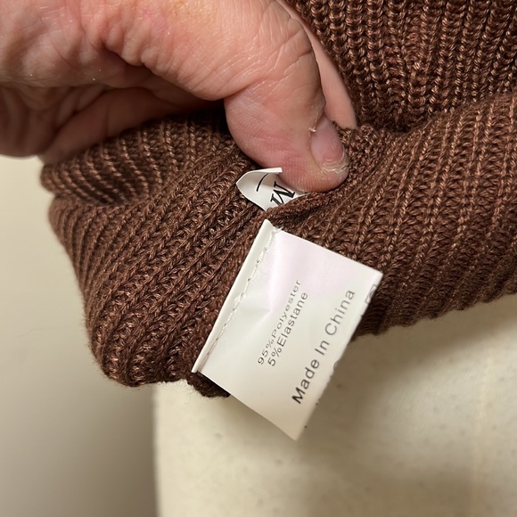 Super cute knit top - Picture 5 of 5